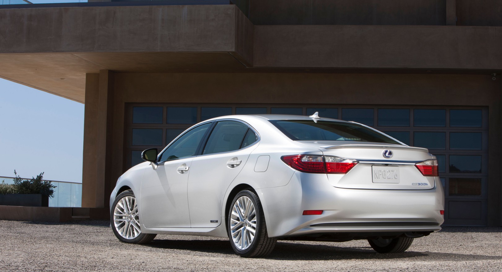 2027 Lexus ES 300h Hybrid Redesign
