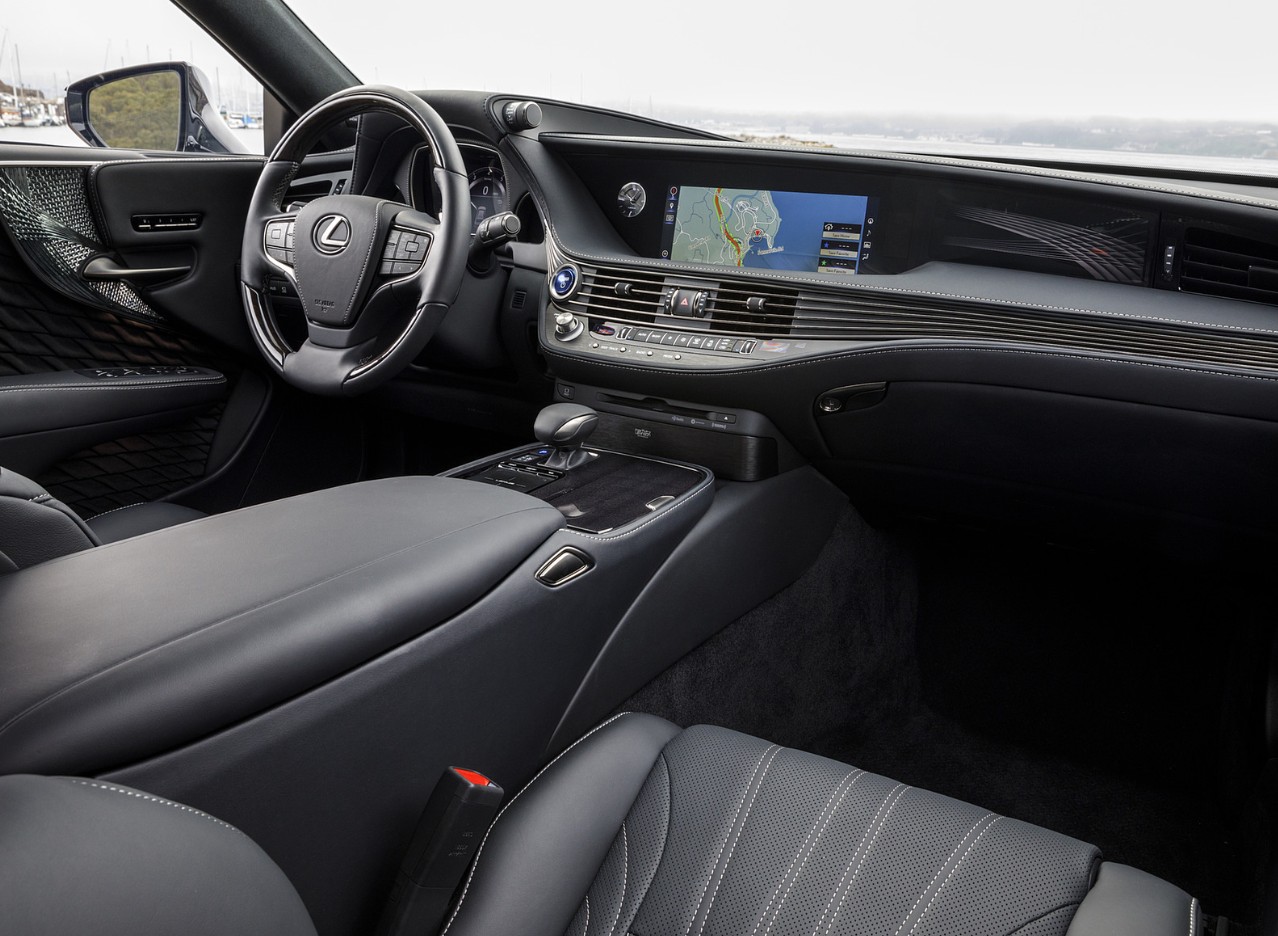 2027 Lexus LS 500h Features